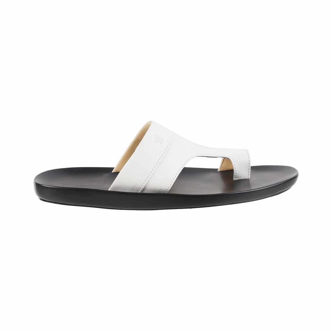 Buy Mochi Men White & Navy Colourblocked Sandals - Sandals for Men 1819118  | Myntra