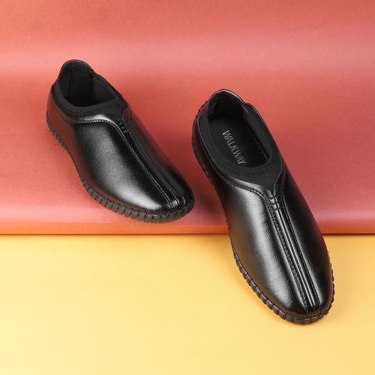 Walkway Men Black Casual Loafers